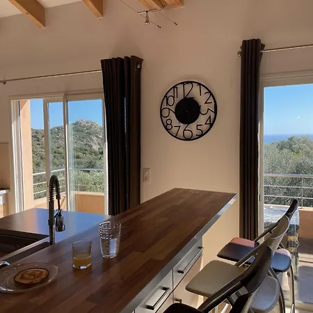 House With Sea View, Route De Palombaggia Villa