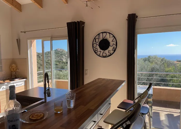 House With Sea View, Route De Palombaggia Villa